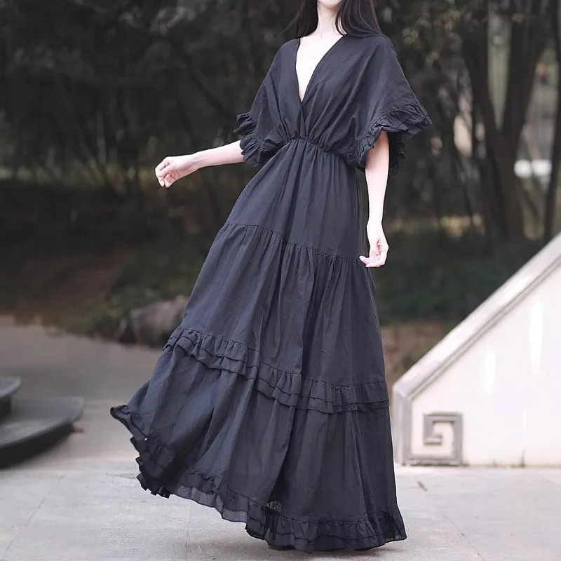 Vestido feminino com decote em V, sem costas, bordas com babados de camada dupla, mangas voadoras, estilo de férias, fotografia de viagem elegante