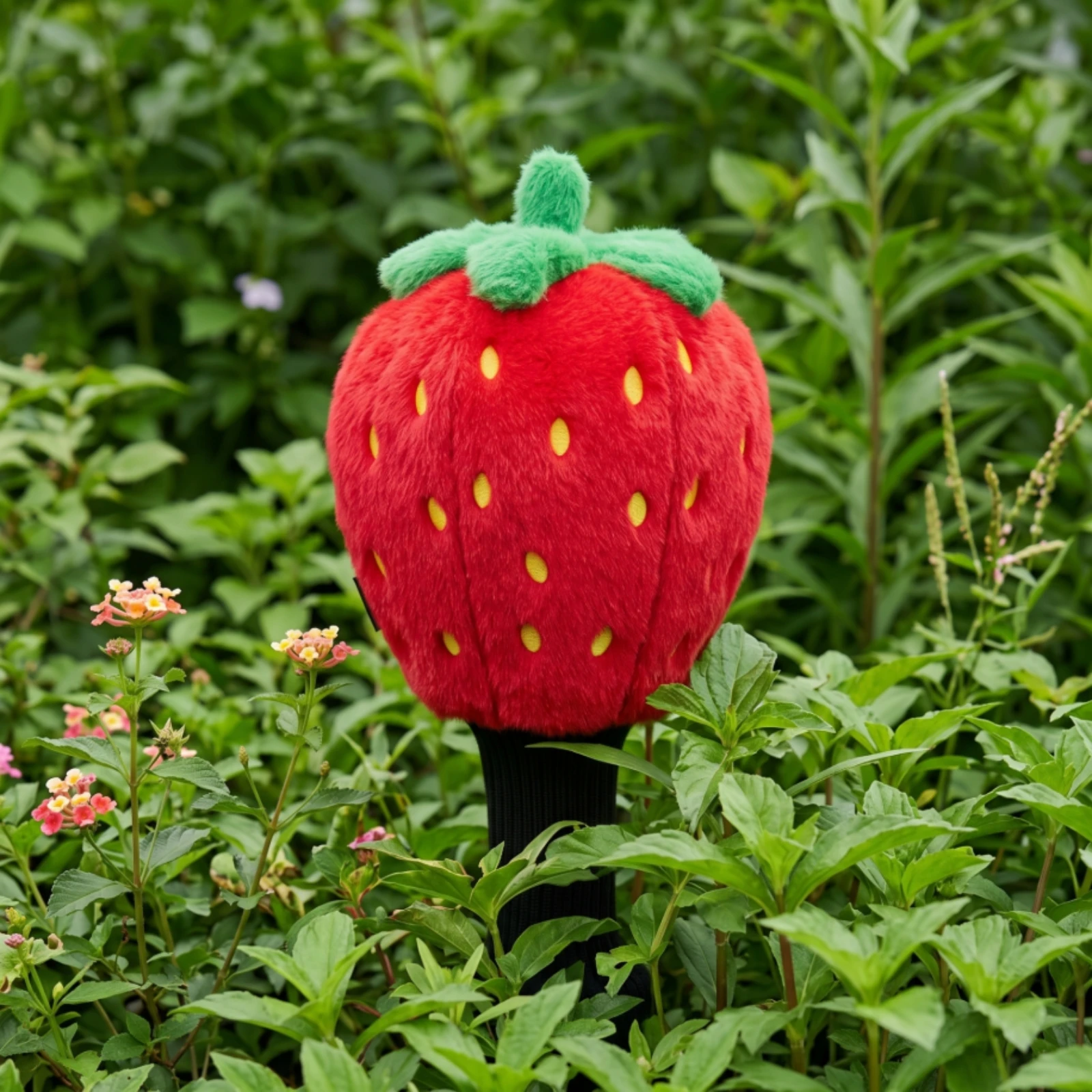 strawberry-golf-headcover-cute-golf-driver-cover-with-knit-neck-driver-head-cover-funny-thick-for-golfers-driving-range