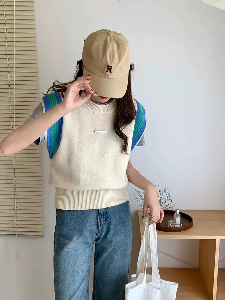 

2024-1989 Round Necked Knitted Vest for Women's New Design, Sleeveless Camisole, Small Fragrant Style, Layered Sweater Vest