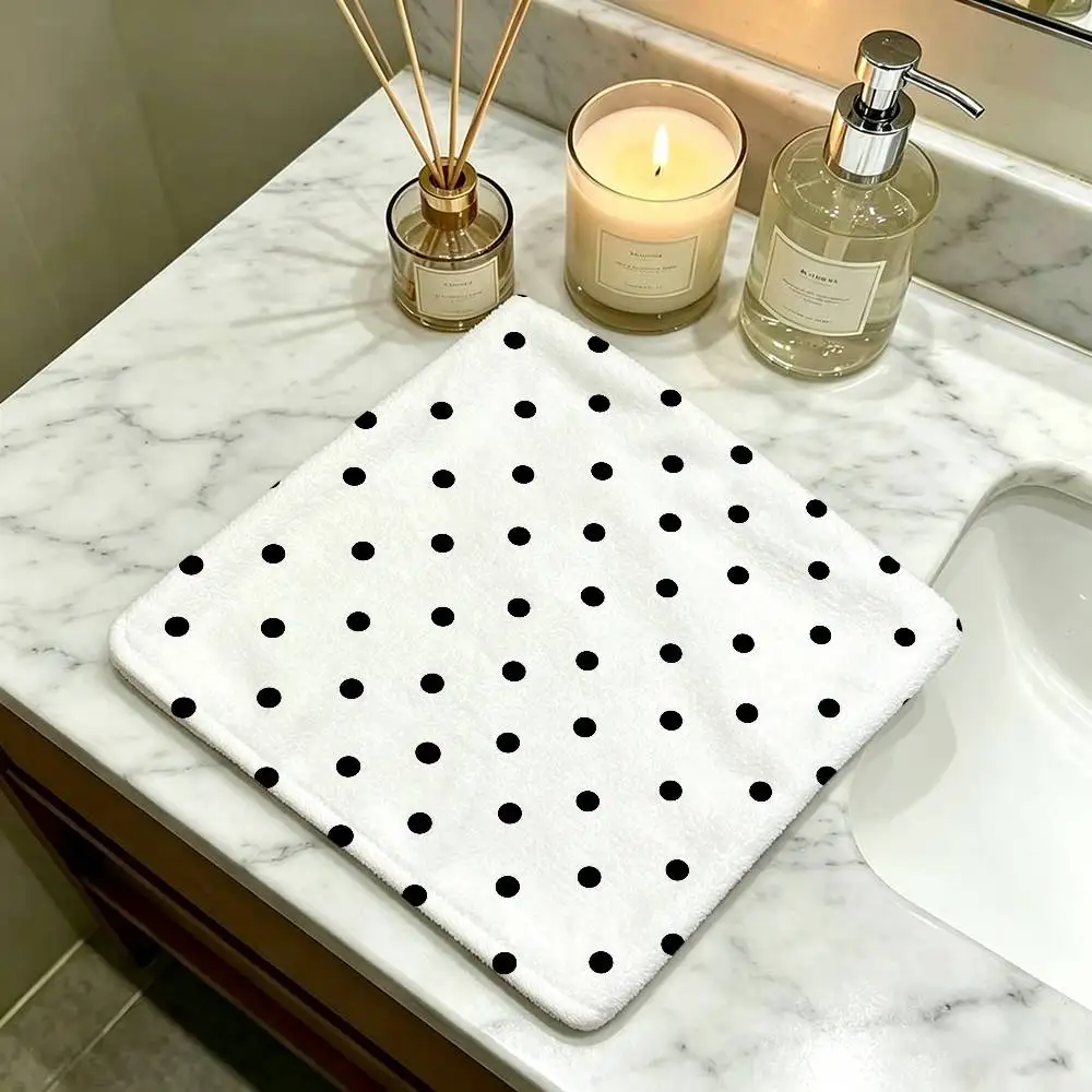 Fashion Polka Dots   Polyester Cotton Hanging Kitchen Towel Skin Friendly Hand Wiping Towel For Hotel Cafe Household