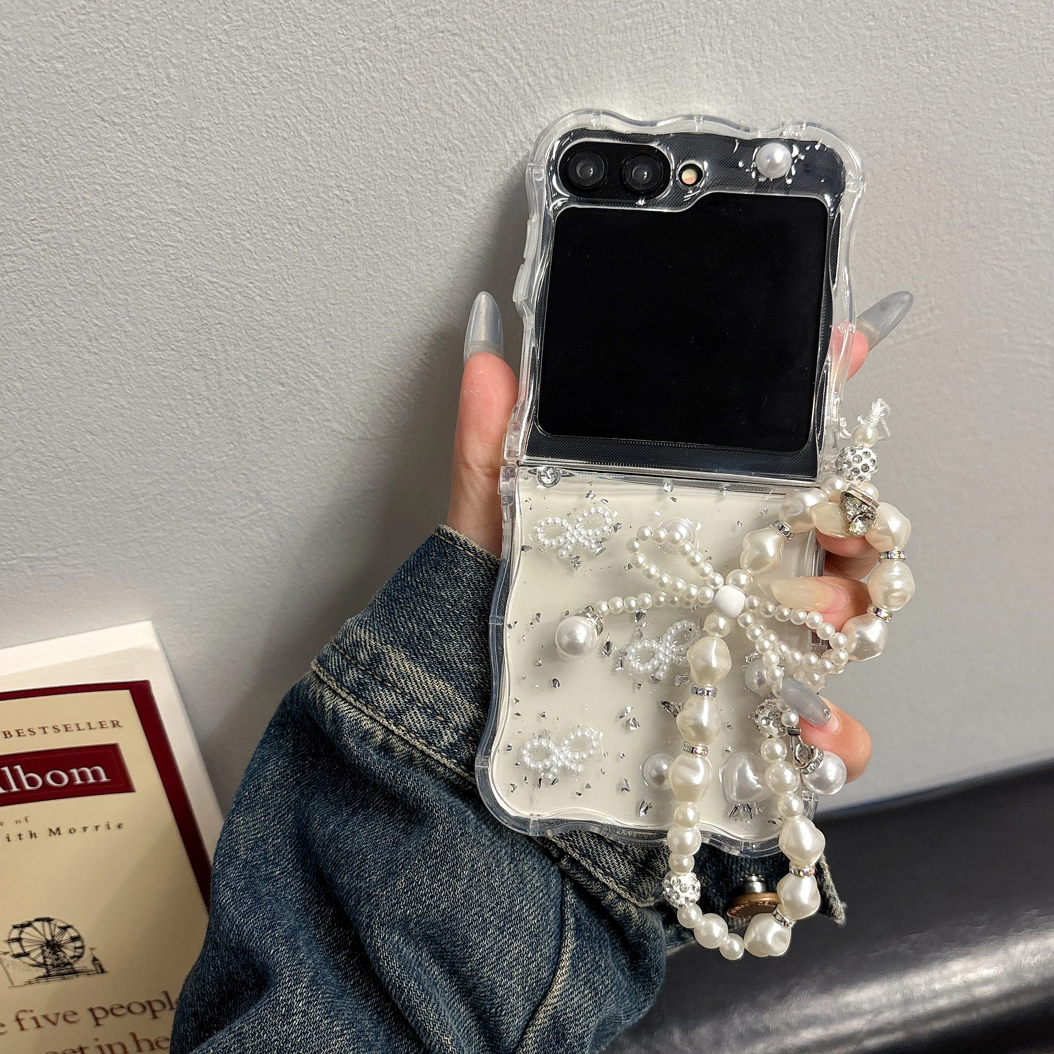 

Back Cover For Samsung Galaxy Z Flip 6 5 4 3 Case 3D Glitter Pearl Bowknot with Bracelet Chain Shockproof Phone Case