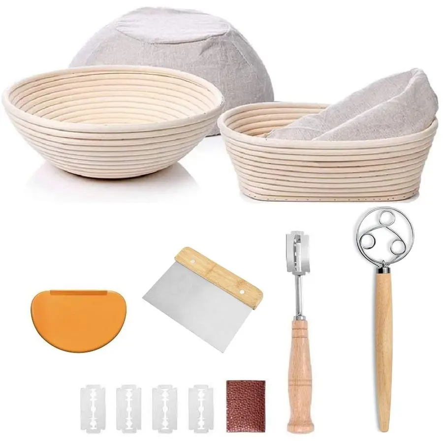 

Набор для приготовления закваски, принадлежности для выпечки хлеба на закваске, набор из 2 корзин для расстойки теста (круглая и овальная), венчик для теста, лопатка.