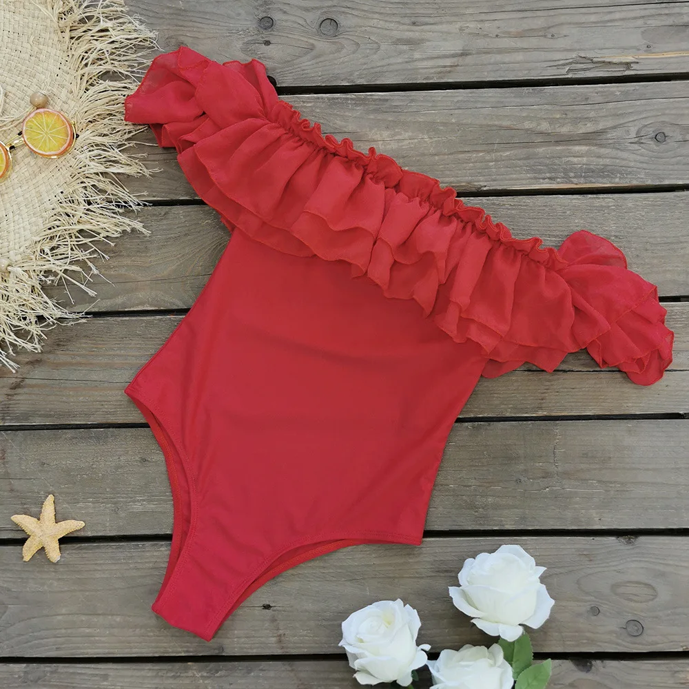 2025年セクシービキニ女性用水着レッドオフショルダービキニセットラッフルブラジリアンビーチウェア水着ビキニ
