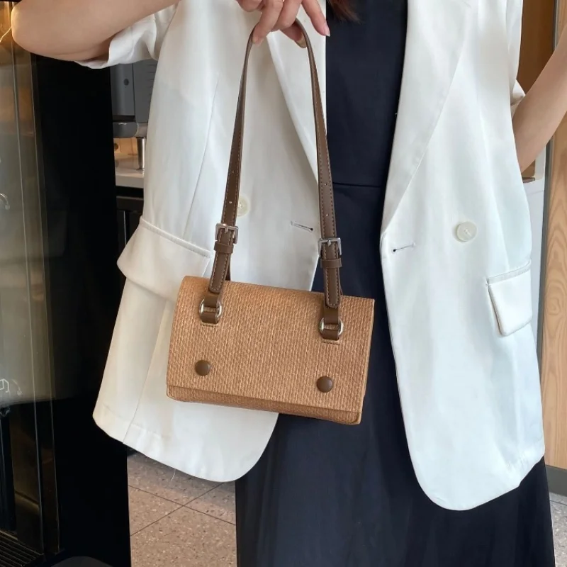 

New Retro Imitation Woven Shoulder Bag for Women Classic Cover Contrasting Color Crossbody Bag Female Envelope Bag Commuting Bag