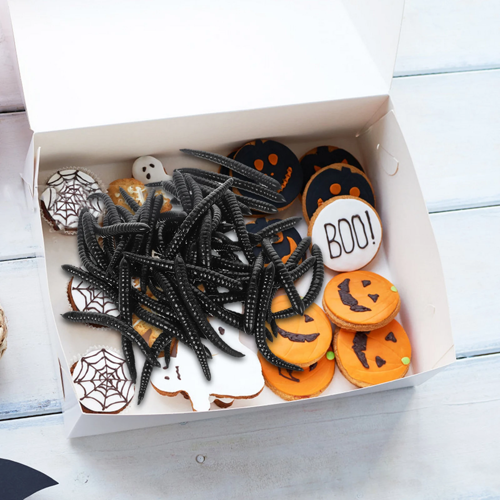 50 pezzi realistici morbidi TPR simulazione insetti oggetti di scena giocattoli scherzo festa di Halloween vermi figure per bambini facile da pulire riutilizzabili