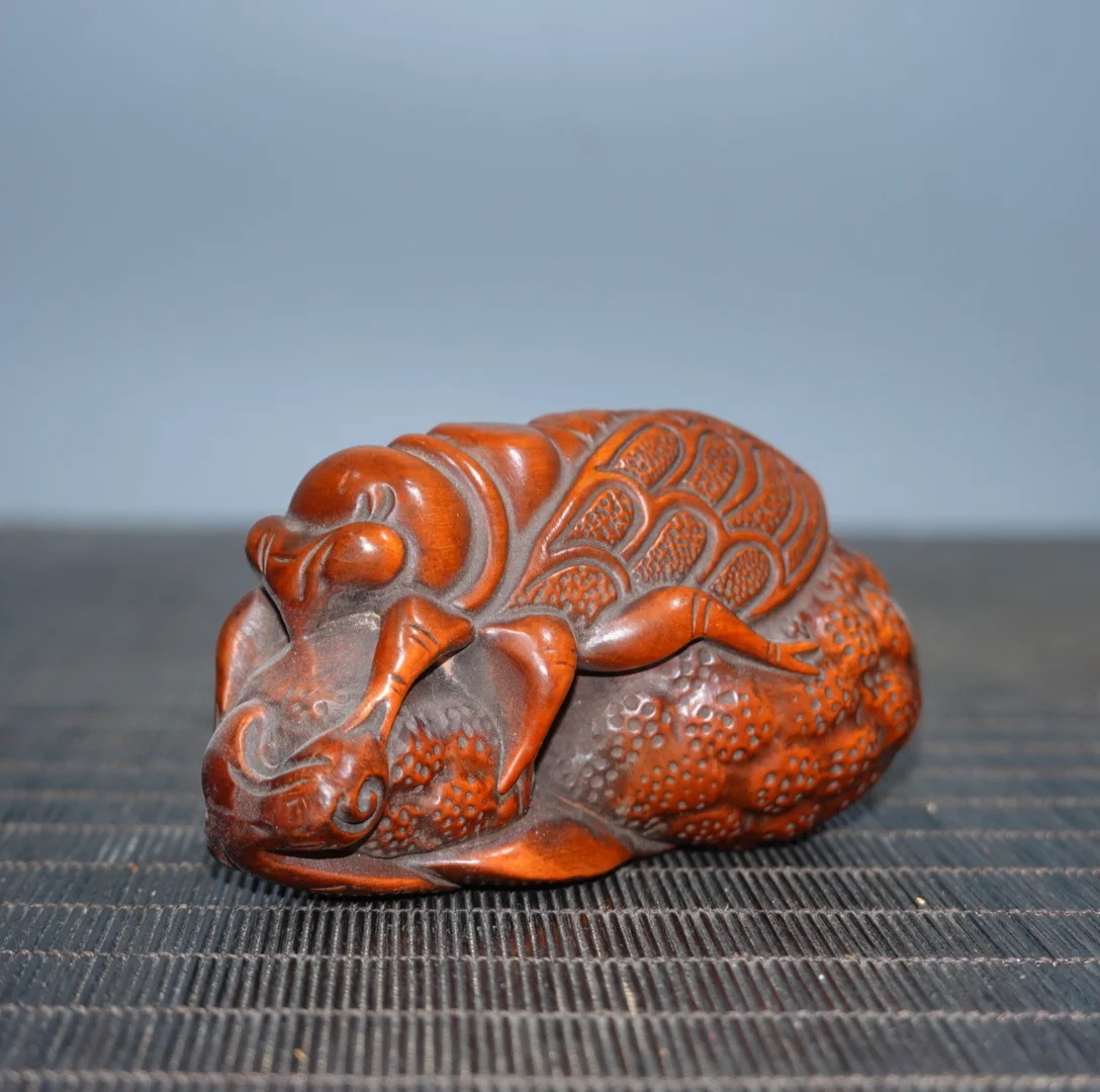 Chinese natural boxwood wood carved beautifully carved cicadas carved desk decorative home ornaments