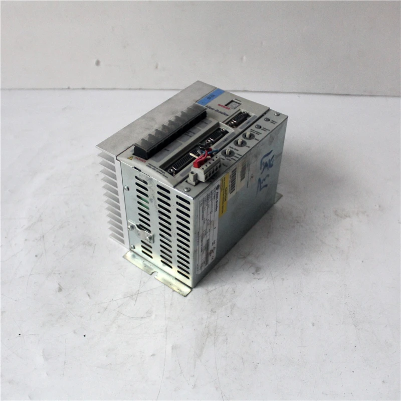 

2098-DSD-010X-DN Servo Drive Used in Good Condition