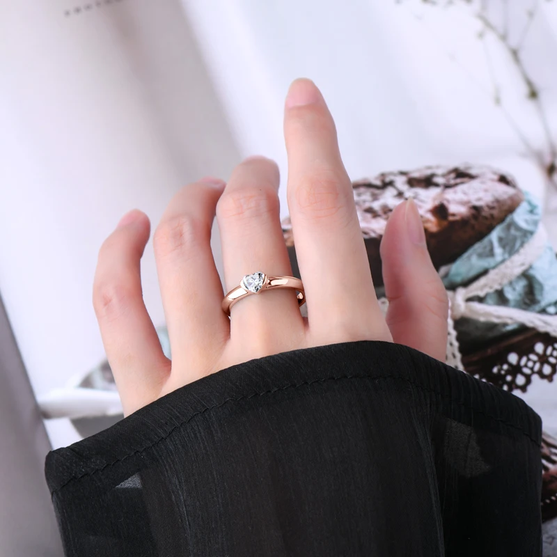 IOGOU 0.5carat Moissanite Engagement Rings for Women Silver  925 Rose Gold Color Heart Shaped Solitaire Diamond Wedding Ring