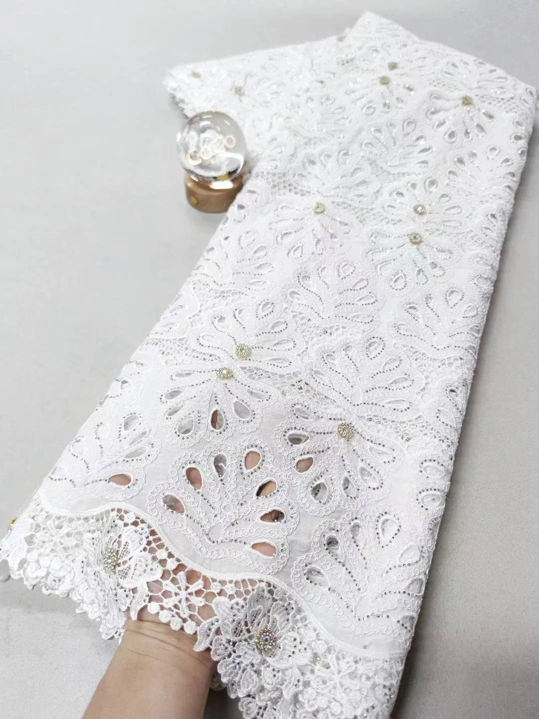 

2025 High-Quality Africa Nigerian Sequins Cotton Embroidery Lace Fabric Tulle for Wedding Party Dress Chiffon 5Yards XL136