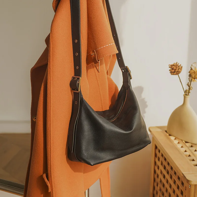 

Leather One Shoulder bag Fashion vintage cross-body female baotou layer cowhide everything zipper soft leather commuting bag