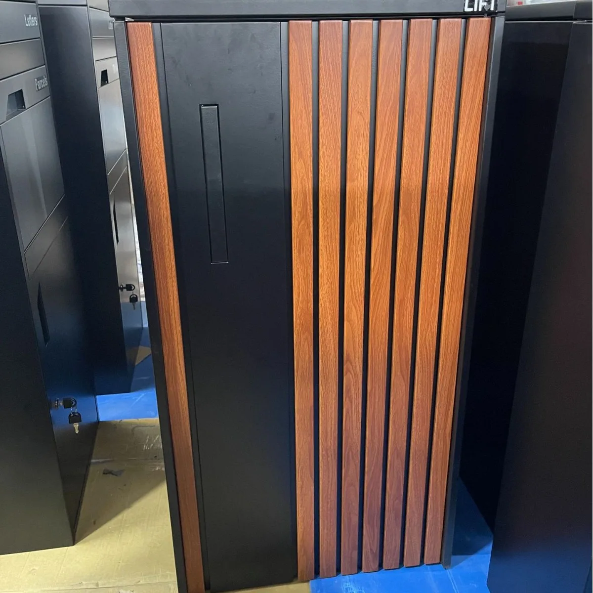 Metal Steel Smart Wood Pattern Parcel Delivery Box With Combination Lock Outdoor Parcel Mail Box Parcel Drop Box for Package