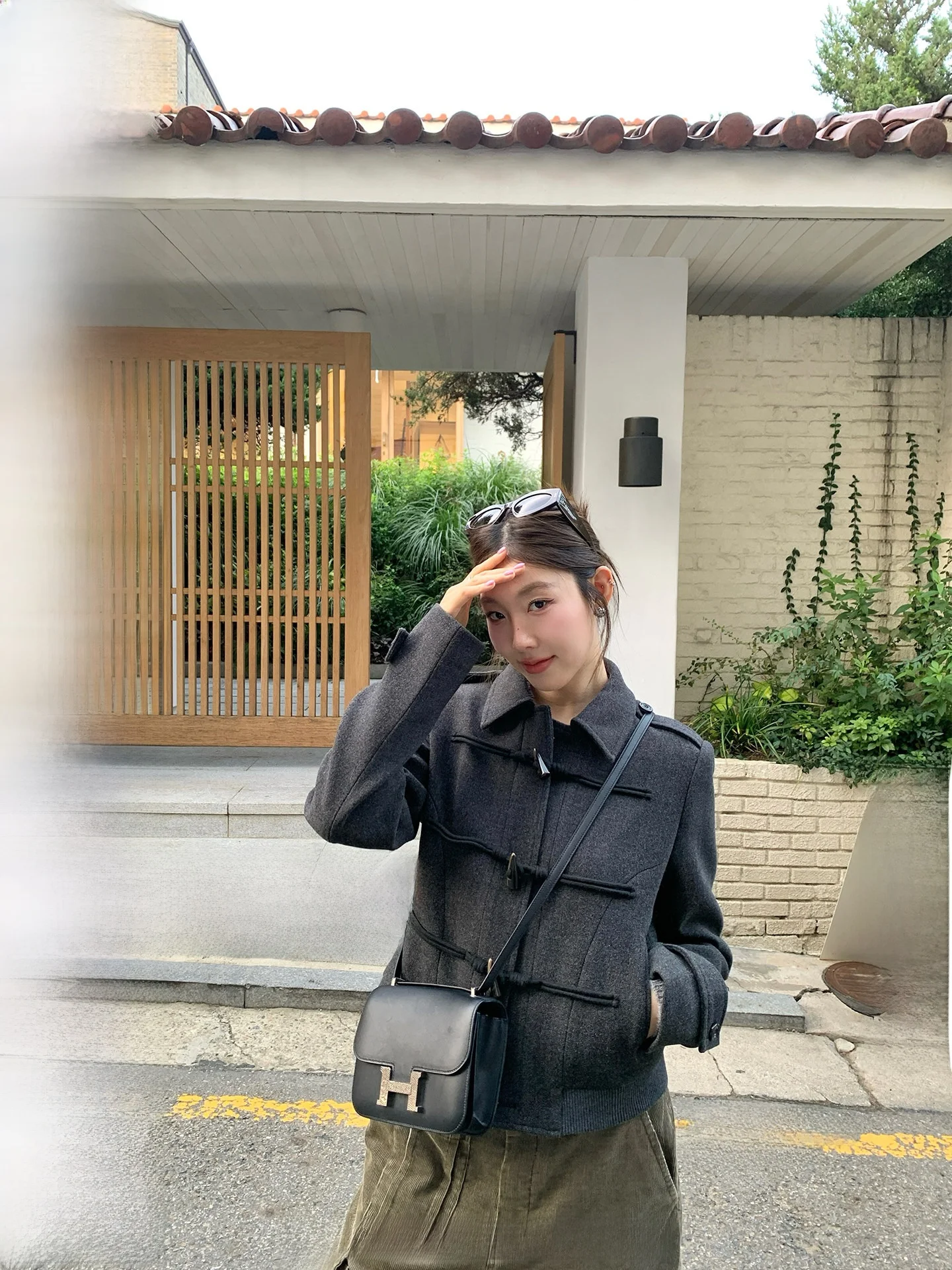 

Шерстяное однобортное пальто Ranwear с пуговицами из рога, маленьким воротником, стандартным кроем, модная зимняя верхняя одежда для молодых женщин