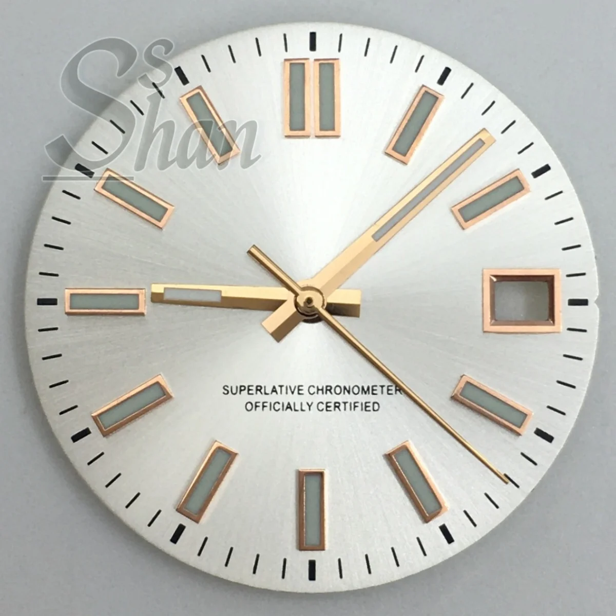 

Циферблат и стрелки диаметром 29 мм, а также индексные метки из золота, серебра и розового золота подходят для окошка даты на 3 часах механизма NH35A.