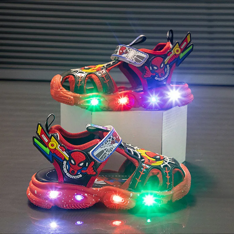 Disney Spiderman Kid\'s Trendy Luminous Sandals Baby Boys Fashion Chic Led Light Luminescent Shoes Protecting Toe Beach Sandals