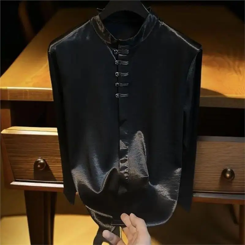 

Новая мужская рубашка с длинным рукавом 2025 года, повседневная, с круглым вырезом, на пуговицах, для ношения под одеждой, модный городской стиль, свободный крой, осенняя коллекция