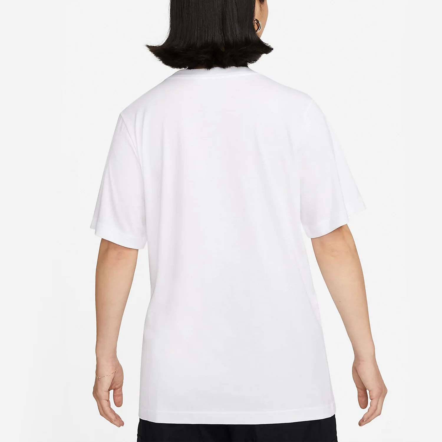 ملابس رياضية أصلية من Nike للسيدات كاجوال بأكمام قصيرة FD4150-100