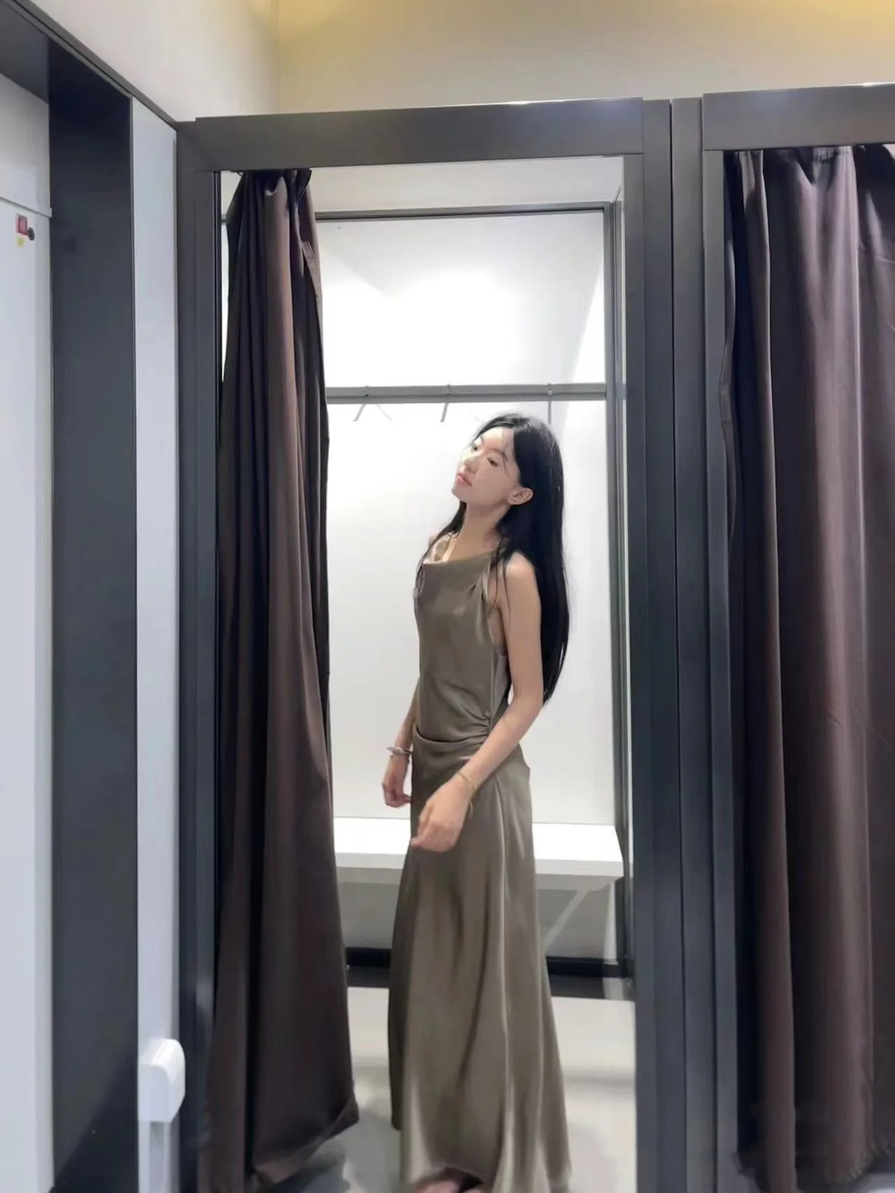 Summer 2025 Women's High-End Silk Satin Midi Vest Dr Korean Sle High Waist A-Line Skirt without Sves round Ne Casual