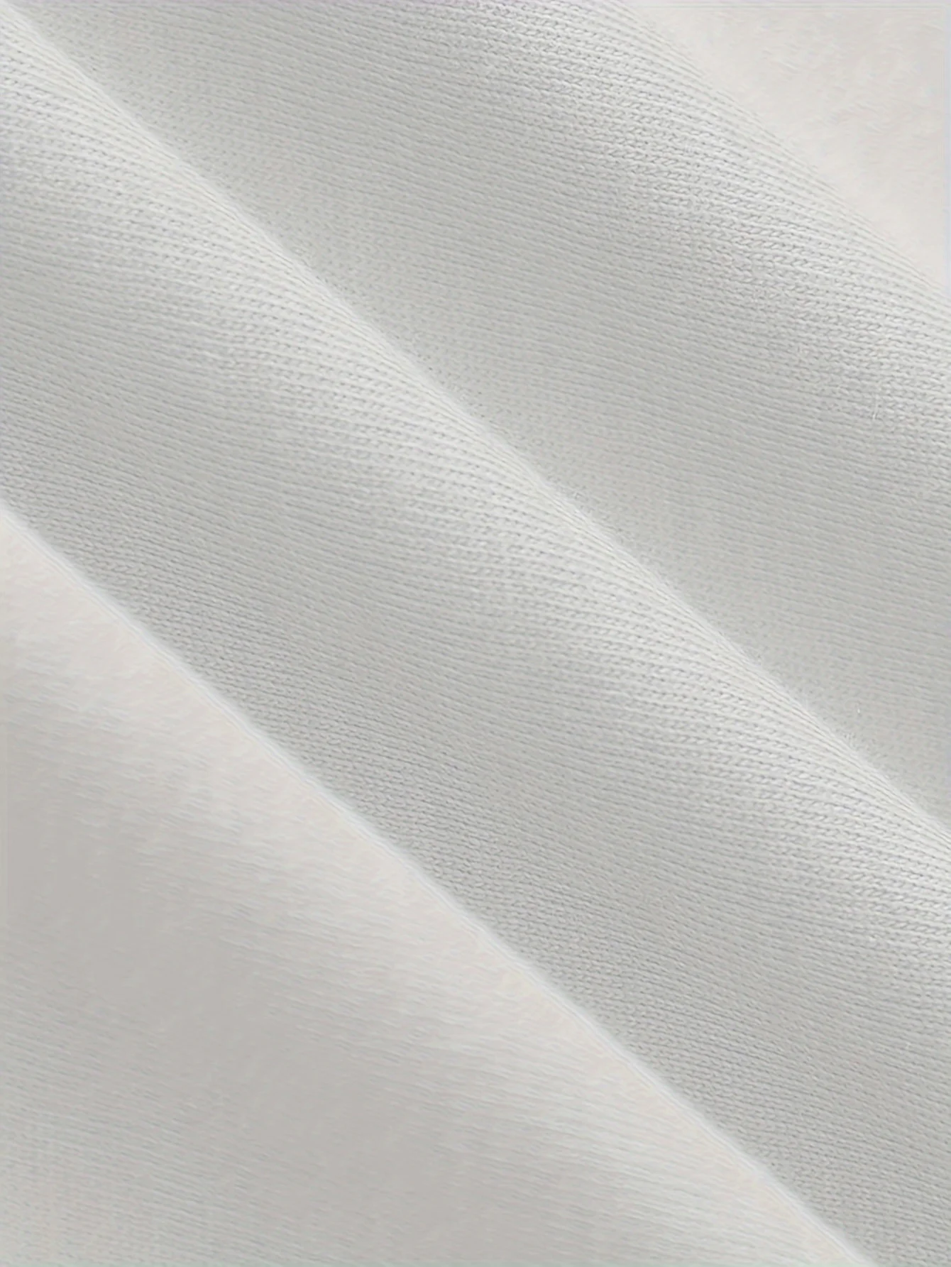 Camiseta feminina elegante com estampa de letras – manga curta, gola redonda, leve e respirável – top casual perfeito para o verão