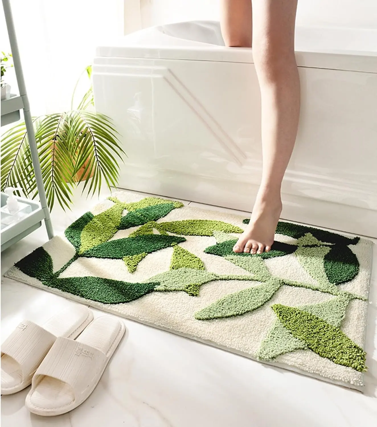

Non-Slip Leaf Bath Mat, Soft Microfiber Absorbent, Machine Washable Bathroom Rug 17.5x25.5 Inches