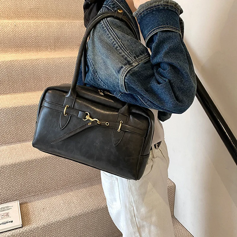 

Retro PU leather Women's Shoulder Underarm Bag 2025 Popular Bag Female daily Casual Handbag commuting Boston Bowling bag