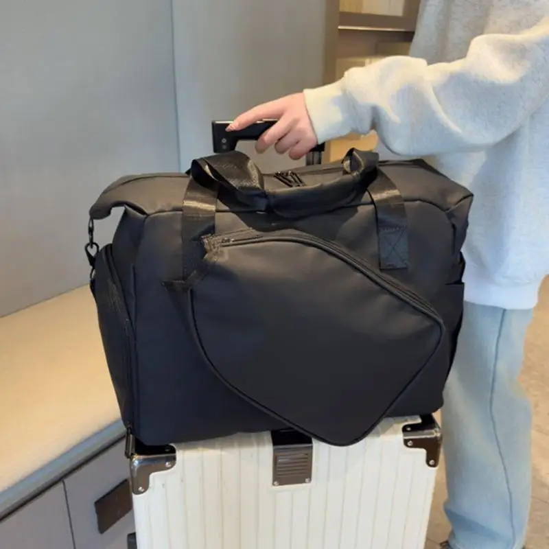 x90d-roomy-sports-crossbody-bag-ventilated-shoe-compartment-and-sweatproof-storage-sections