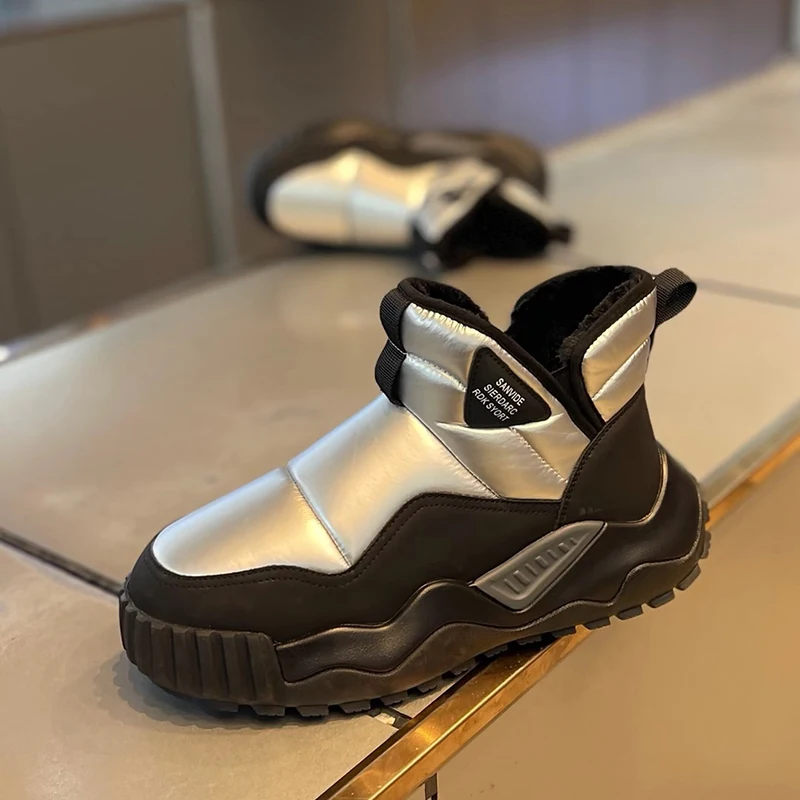 

New autumn and winter high top and plush thick cotton shoes for men, casual, non slip, thick soled, cold resistant, warm cotton