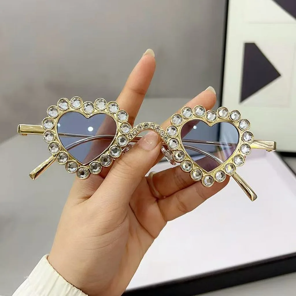 Fashion Statement Eyewear Eye-Catching Gold Metal Frame Sunglasses Uv400 Sunglasses Comfortable Rhinestone Sunglasses For Daily