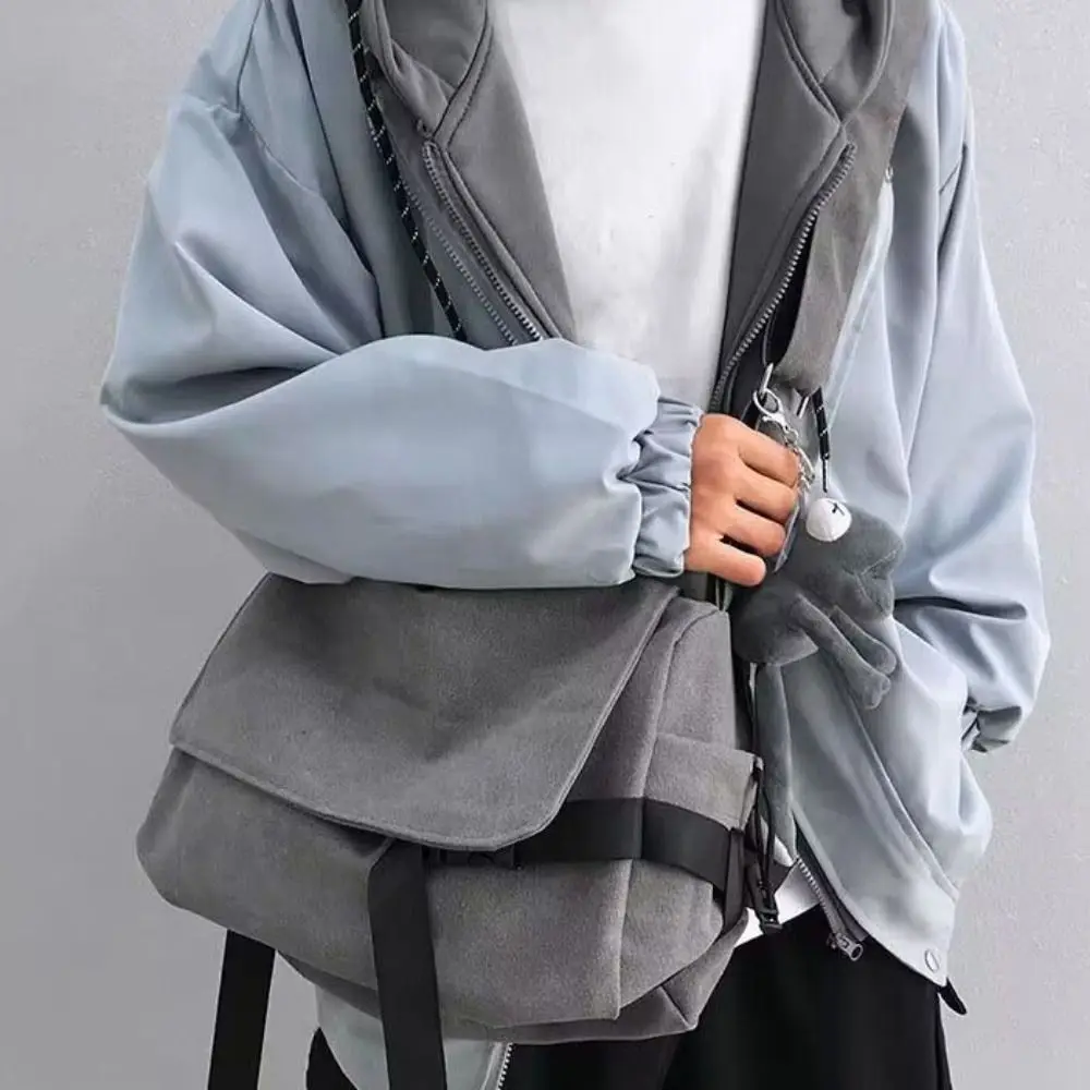 

Large-capacity Canvas Tote Bag Versatile Frog Pendant School Bag Wear-resistant Korean Version Messenger Bag Shopping