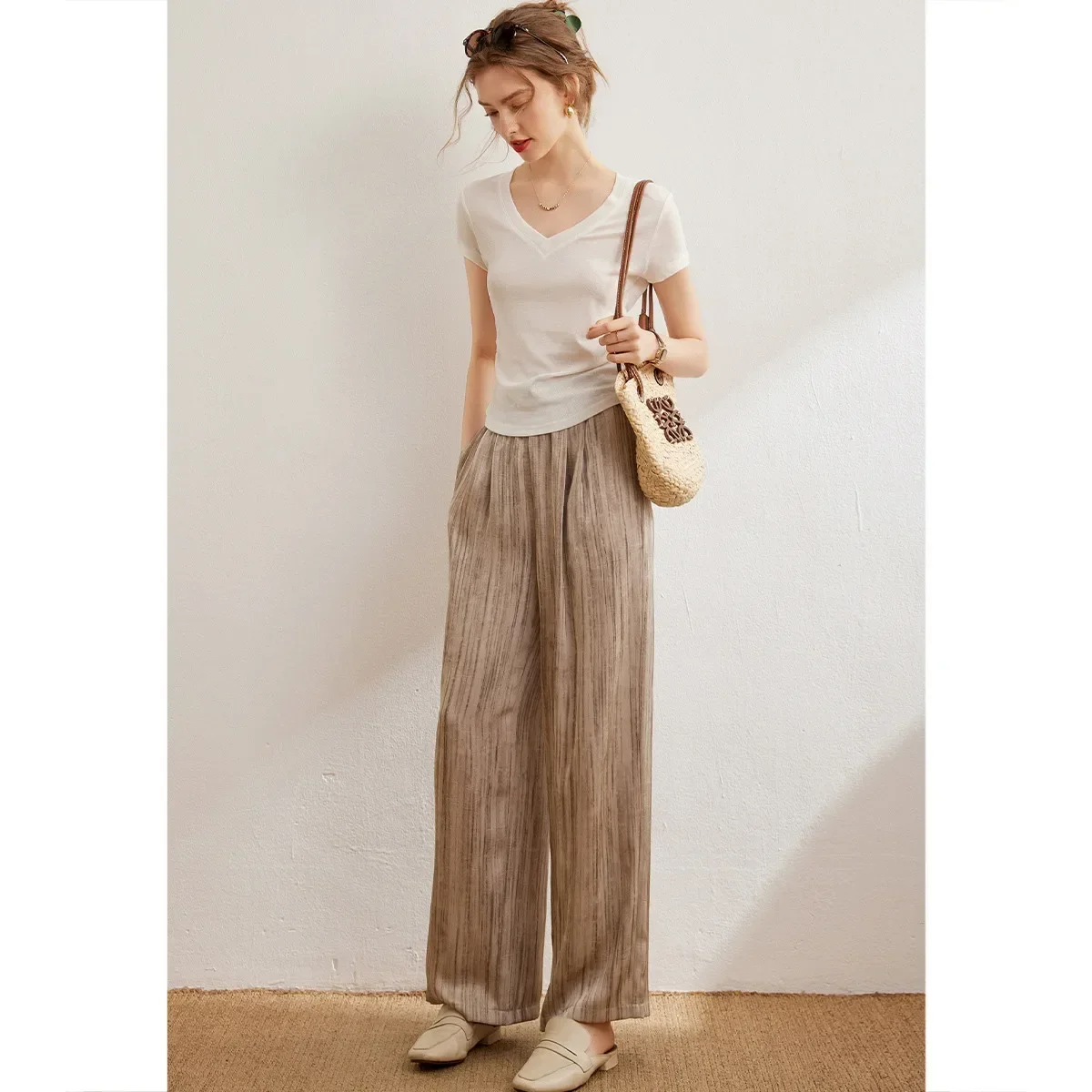 LOUIS YAO-Camiseta de manga corta con cuello en V para mujer, camiseta de Color sólido, Jersey básico informal, camiseta de verano 2025