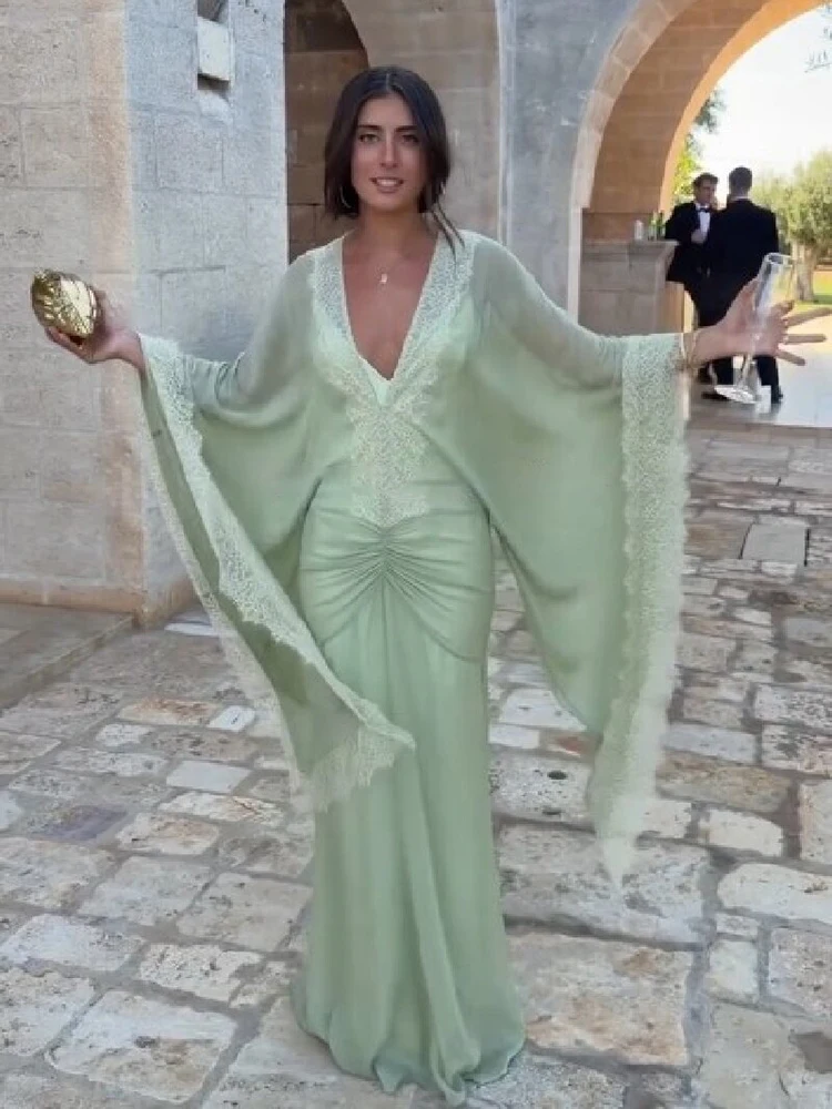 Elegantes Grünes Spitzen-Maxikleid mit V-Ausschnitt für Damen, Schickes Kleid mit Weiten Ärmeln, Plissiert, Schmal Geschnitten, Mehrlagiges Abendkleid für Hochzeitsgäste 2026