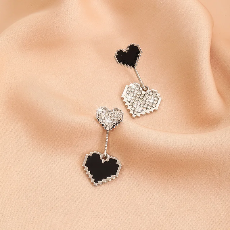 New Arrival Drop Earrings Fashion Classic Heart Women Dangle Earrings Simple Female Love Earrings Light Luxury Elegant Jewelry