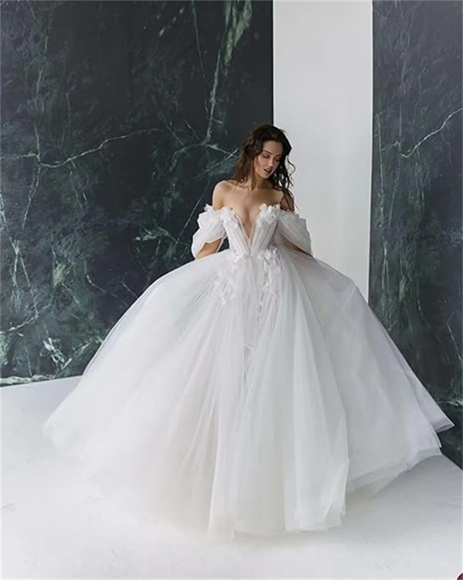 

A Line Side Slit Off Shoulder 3D Flower Boho Wedding Dresses For Bride Puffy Tulle Long White Bridal Gowns Deep V Neck Ball Gown
