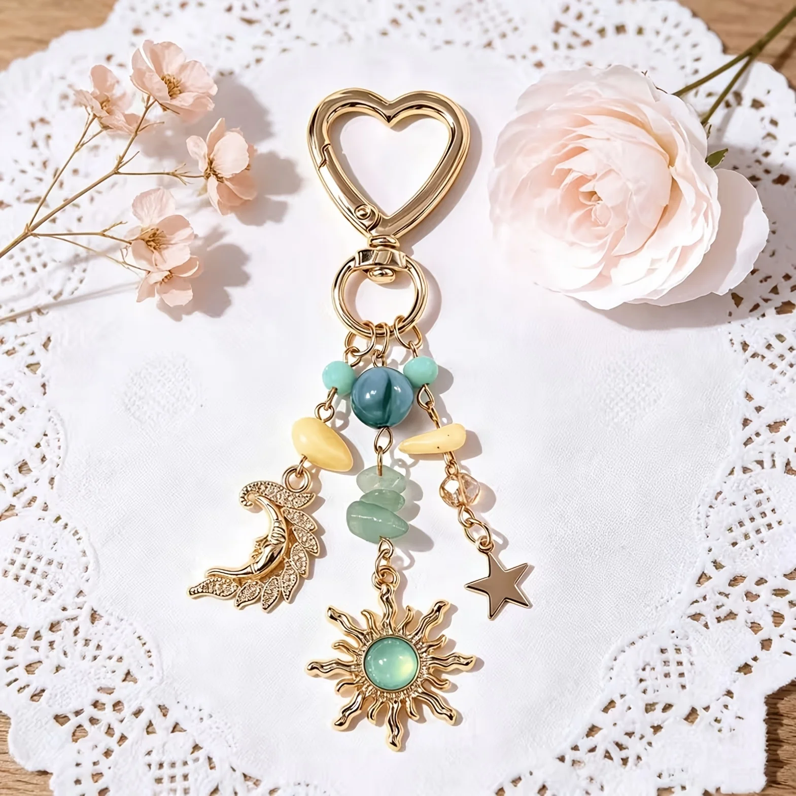 2/1 Piece Bohemian Style Sun and Moon Heart Keychain Pendant with Shiny Stone Decoration, High-End Celestial Fashion Accessory Gift, Suitable for Daily Use, Bag Charms, Car Charms, Suitable for Various Occasions, Halloween and Christmas Gifts