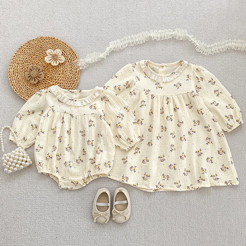 ชุดเดรสเด็กผู้หญิงลายดอกไม้ คอปกผ้าลูกไม้ ชุดเจ้าหญิงน้อย ฤดูใบไม้ผลิ ฤดูใบไม้ร่วง ผ้าฝ้าย ชุดรอมเปอร์ 0-24 เดือน เสื้อผ้าเด็กอ่อน แต่งระบาย ปี 2025
