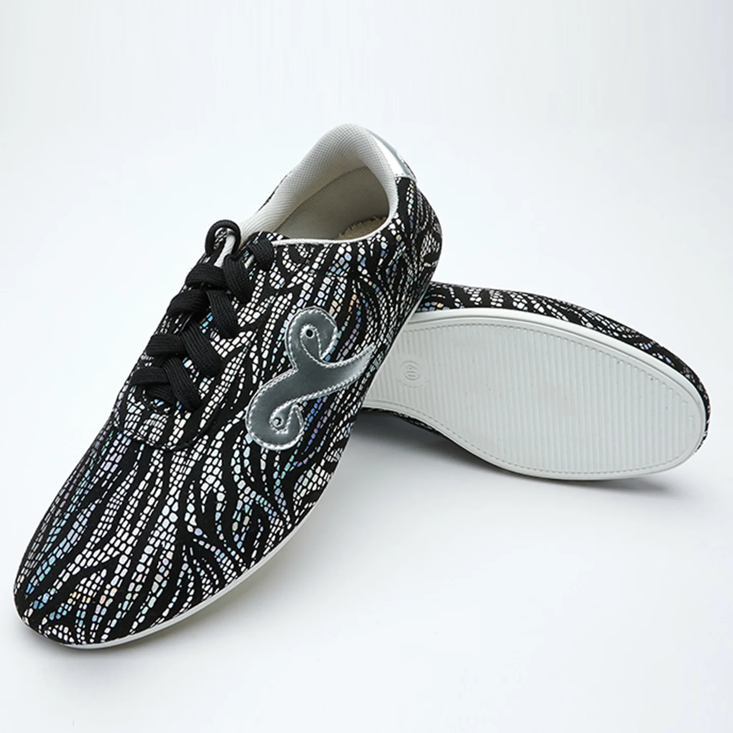 New men's and women's Chinese kung fu performance shoes white and black taiji training shoes karate taekwondo fitness shoes