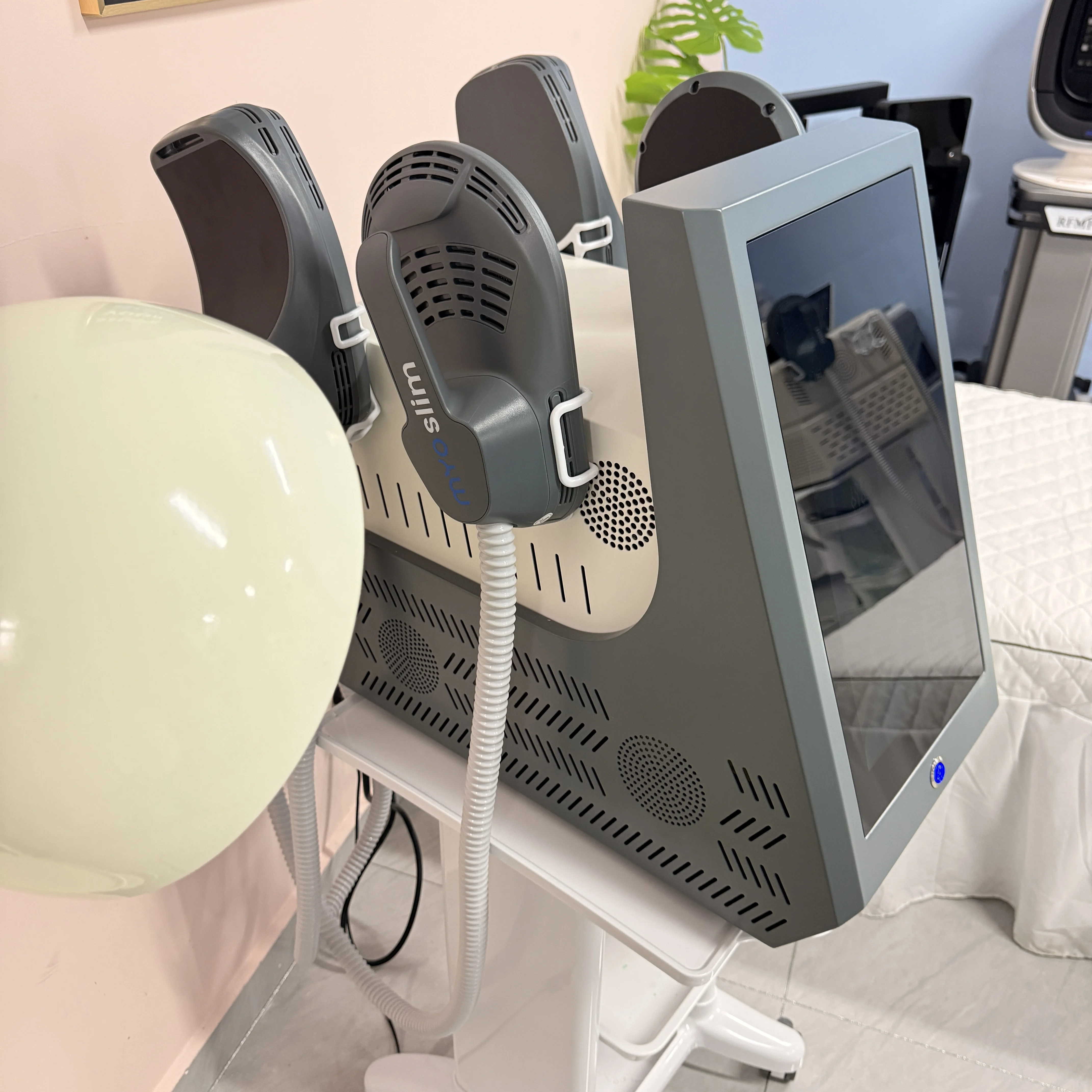 MYOslim NEO Professional 6500W HI-EMT EMS RF Nova Body Slimming Sculpting Machine Muscle Building Fat Burning EMS Equipment