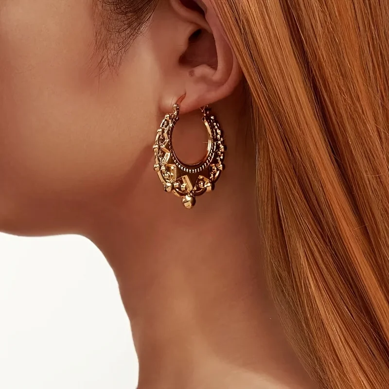 

A Pair of Vintage Bohemian Oval Earrings Suitable for Women to Wear at Daily Weddings And Parties, Perfect for Holiday Gifting i