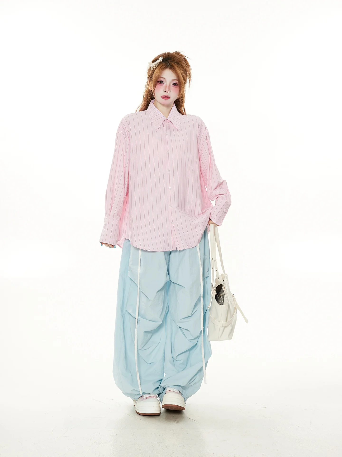 

Американская повседневная розовая рубашка в вертикальную полоску, весенняя модная женская рубашка-жакет 2026 года, новая высококачественная корейская модель, тренд сезона