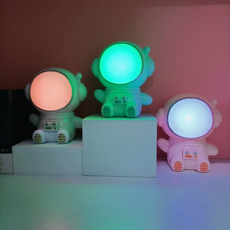 Astronaut Night Light Cute USB charging Desktop Table Lamp Spaceman Light Lamp Student Dormitory Table Lights Bedroom Decorative