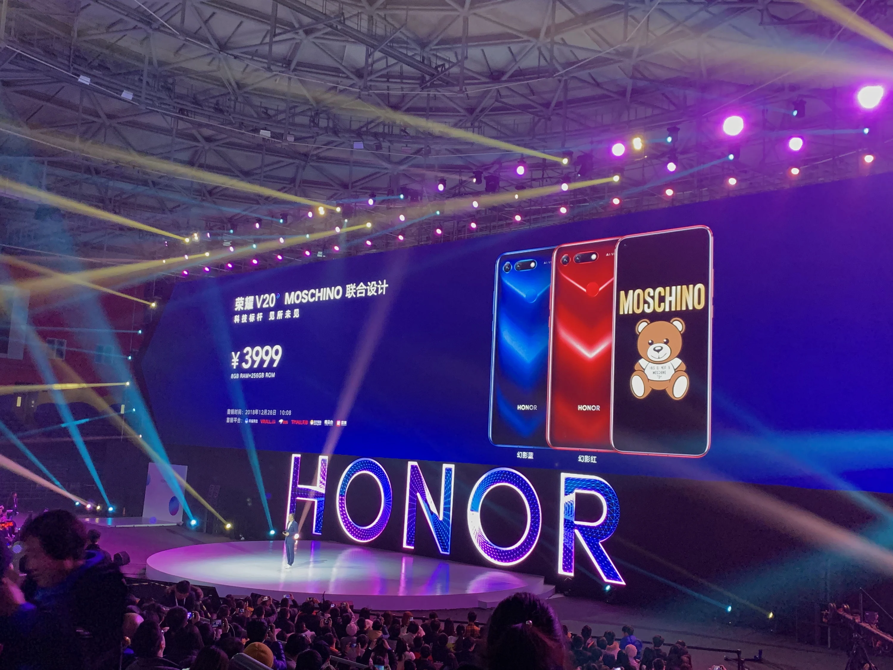 Popularne, odłączane, przenośne wsporniki żelazne do wynajmu i budowy półek, belki i wsporniki do projektów LED.