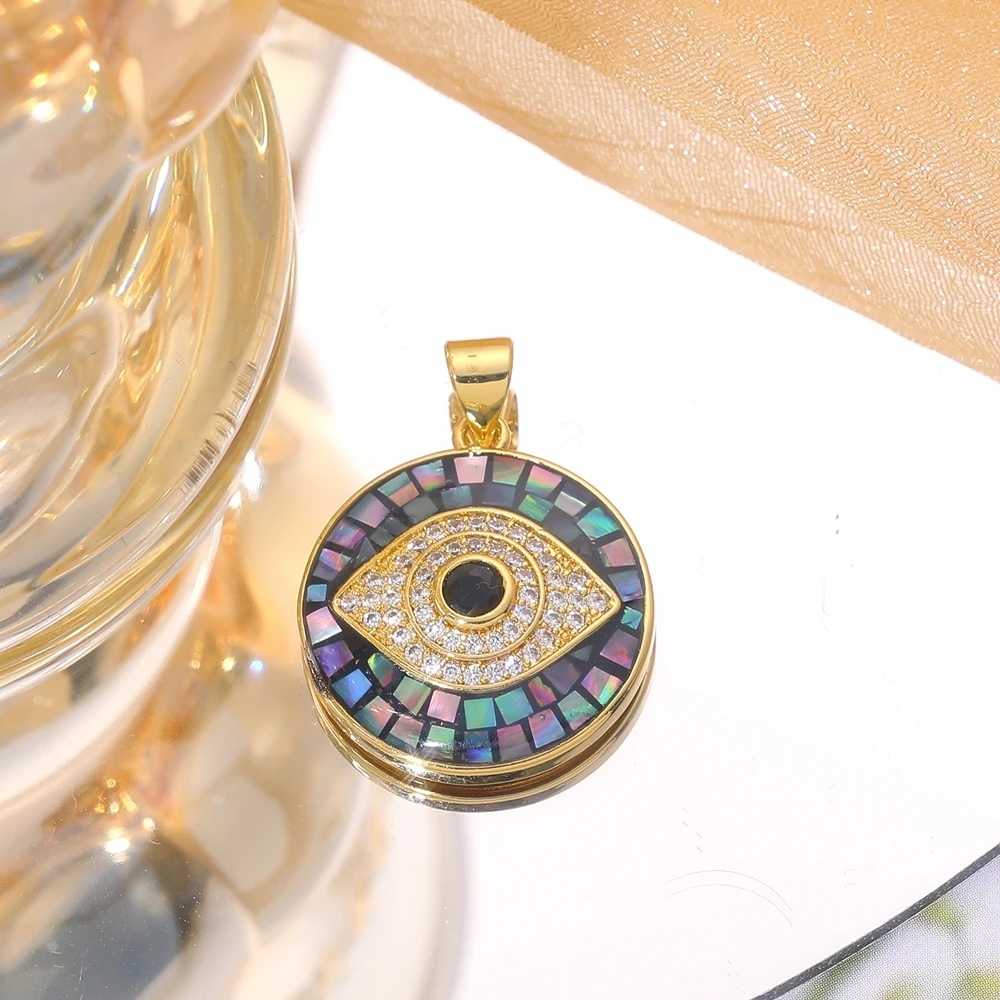 Juya 18K vergoldete Luxus-Anhänger mit Regenbogen-Zirkonia, Stern, Libelle, Baum des Lebens, Biene, Liebesherz, rundem griechischem Bösen-Auge-Charm – Detail 2