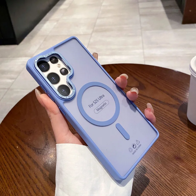 

Suitable for Samsung S26Ultra magnetic phone case S24FE metal lens S25 matte skin feel case