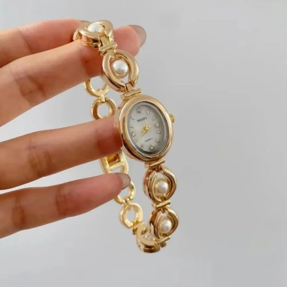 Elegant Oval Dial Women's Watch Pearl Decoration Analog Display Quartz Watch Small Wristwatch Daily Wear