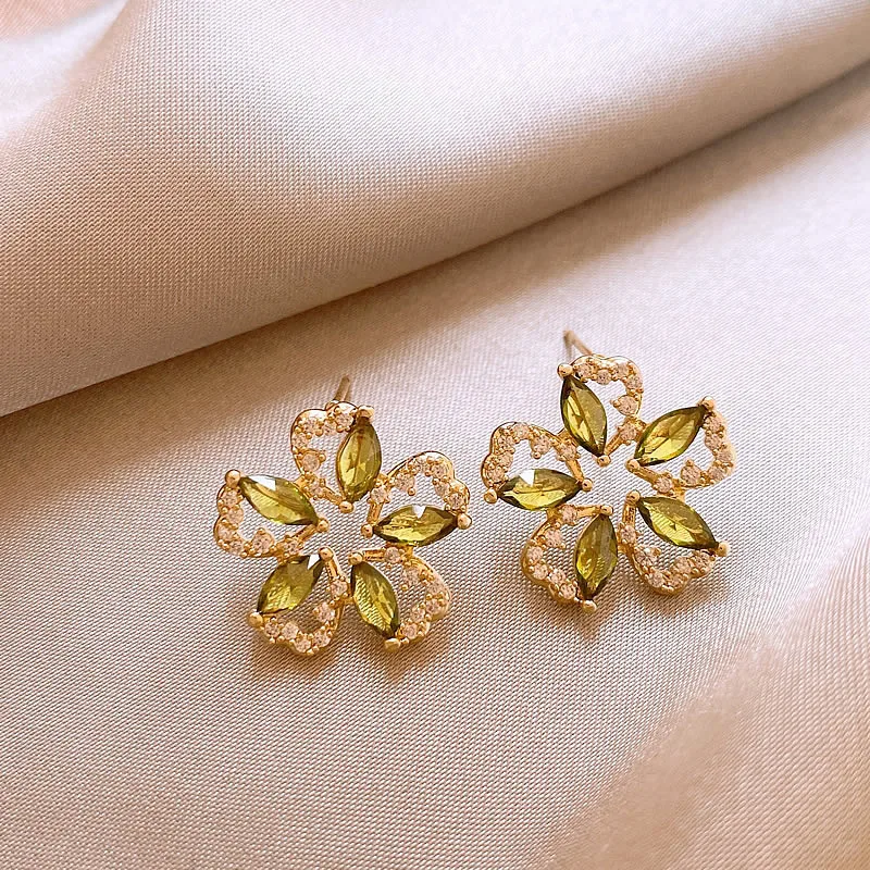 Luxury with a touch of elegance Elegance Personality Specialized Exquisite Magnificent Flower Green Crystal Earrings