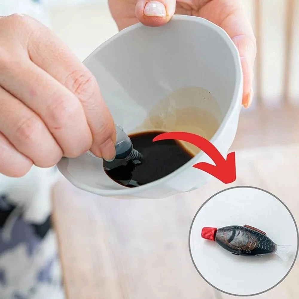 10pcs Soy Sushi Sauce Bottle Portable Fish Shaped Disposable Flavoring Bottle for Sashimi Rice Ball Gravy Boat Mini Containers
