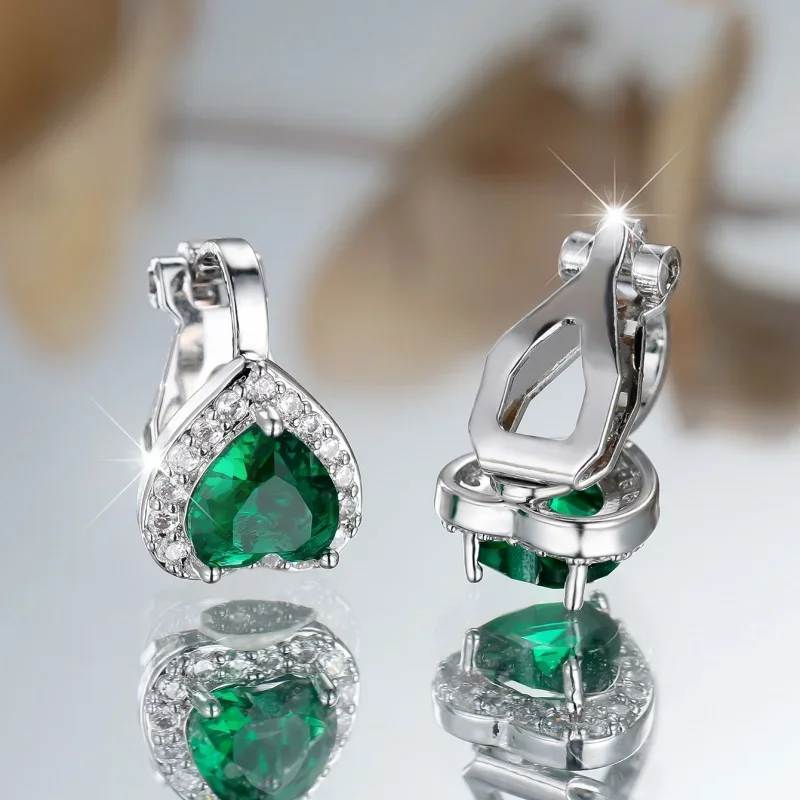 Elegant and Trendy Heart Shining Zircon Ear Clip with No Ear Hole Style, Paired with Trendy Simple and High-end Accessories