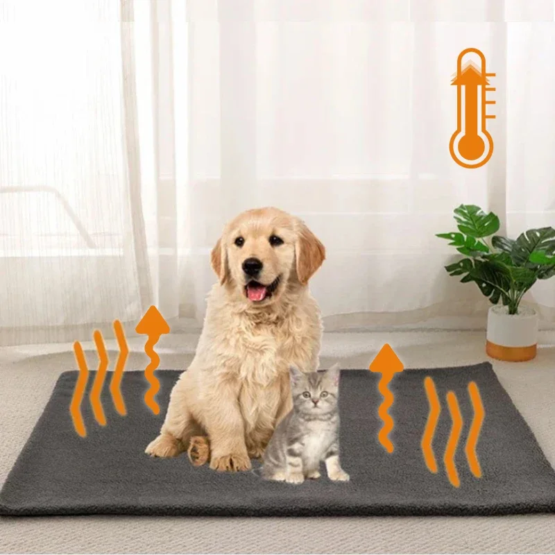 Lettino per gatti autoriscaldante Tappetino per cani per gatti autoriscaldante Tappetino termico extra caldo per casse per animali domestici per interni ed esterni con copertura rimovibile