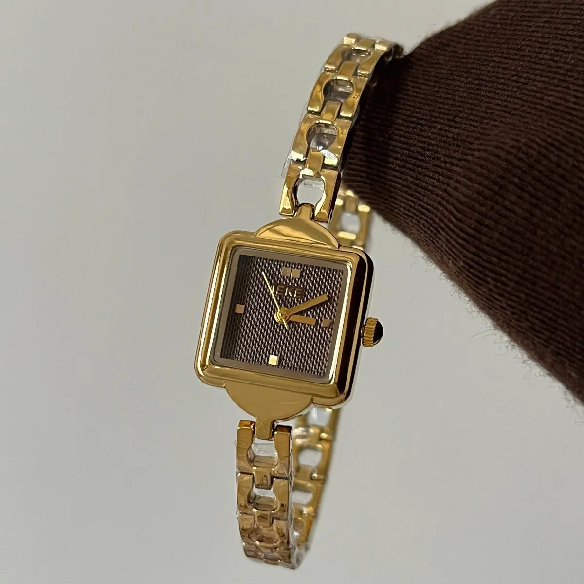 Gold Square Dial Ins Style Women'S Watch, Exquisite, Simple, And Luxurious, New 2026 Model Women'S Wristwatch.