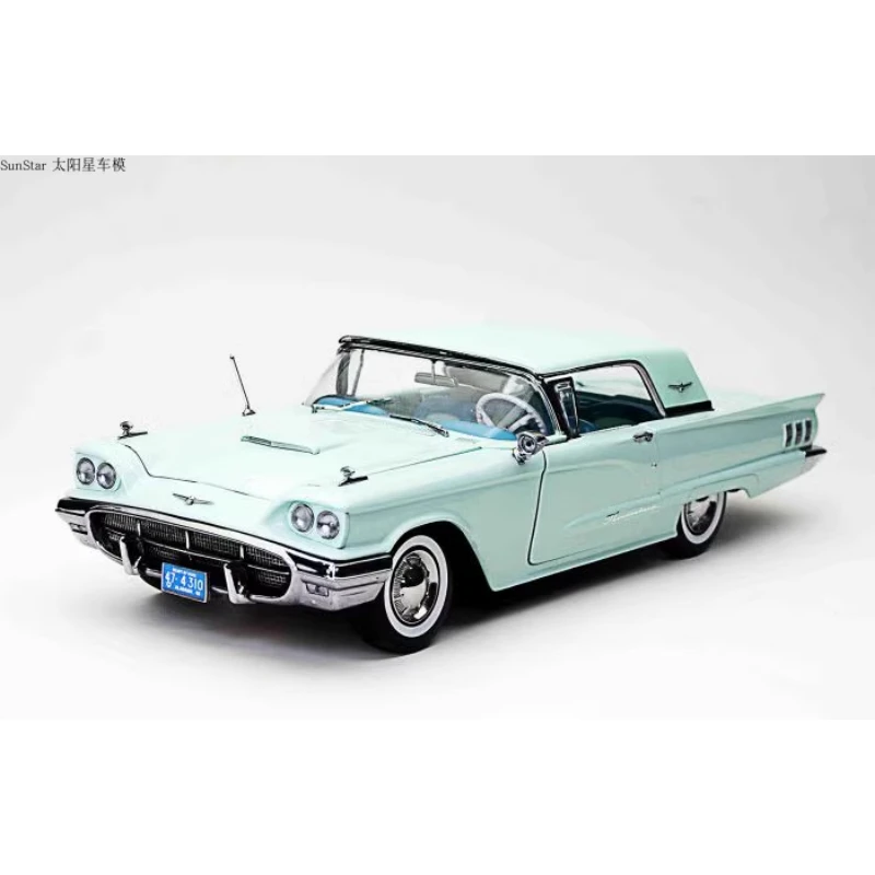 1:18 Scale Thunderbird 1960 Classic Muscle Retro Car Model Metal DieCast Alloy Toy Vehicle Collection Decoration Display Fans