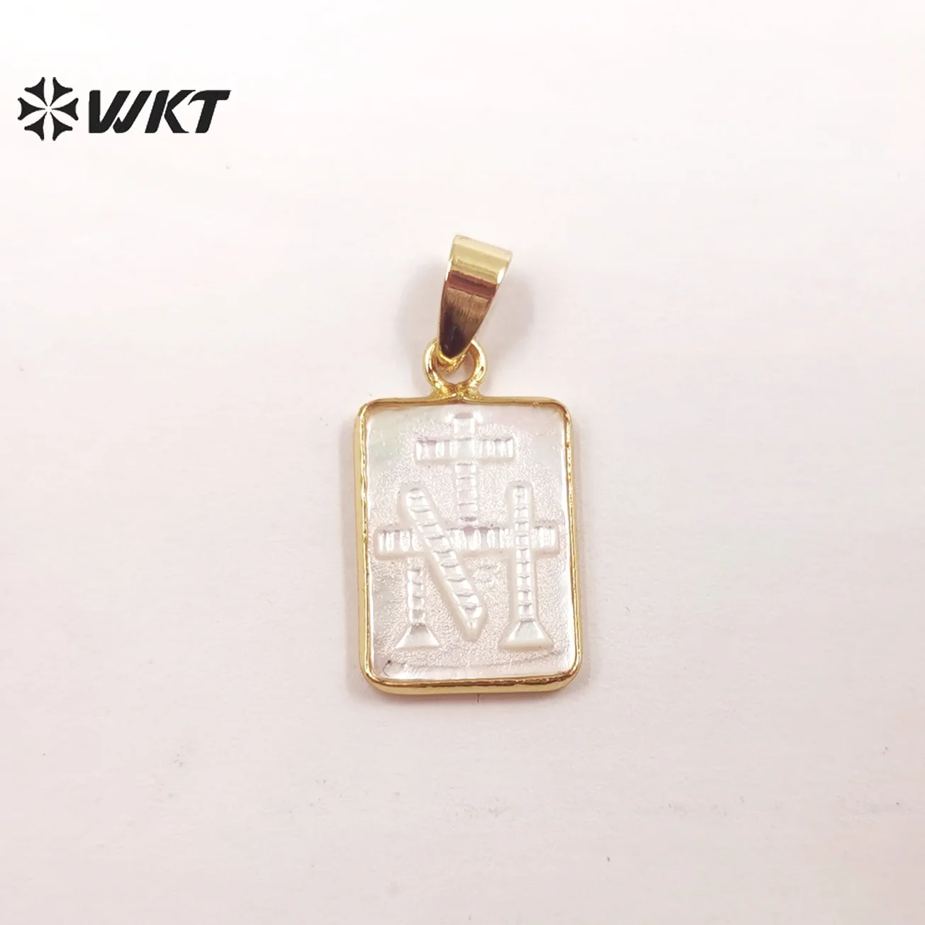 

WT-JP306 Fashion gold bezel Religious mother of pearl shell Saint Mary Christian mark pendant in small size lady square shell